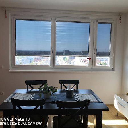 Modern Apartment Bei U Bahn Simmering Виена Екстериор снимка