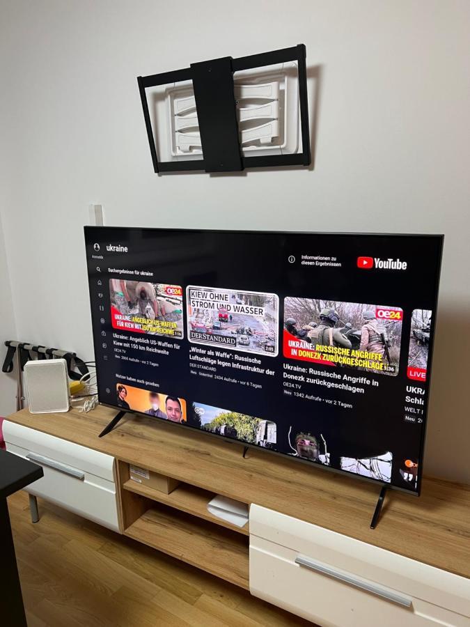 Modern Apartment Bei U Bahn Simmering Виена Екстериор снимка