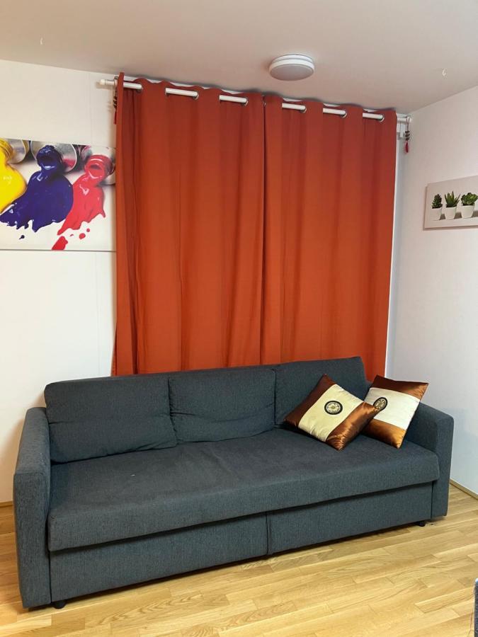 Modern Apartment Bei U Bahn Simmering Виена Екстериор снимка